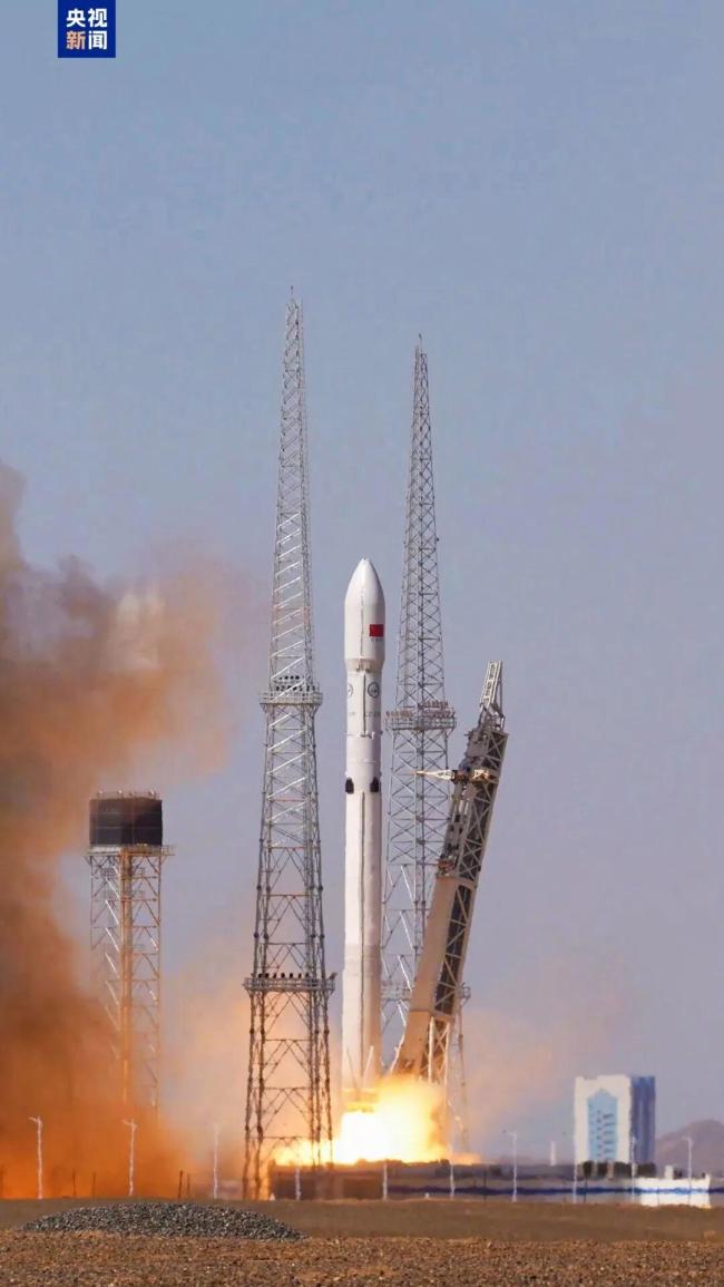 长征十二号乙运载火箭首飞成功