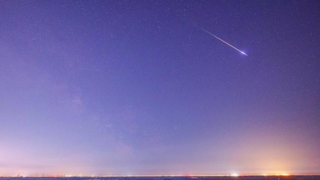 流星在美国上空爆炸 巨响惊动多州居民