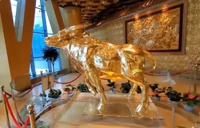 天下第一村“华西村”，那头1吨金牛，15年后竟成最成功的投资？