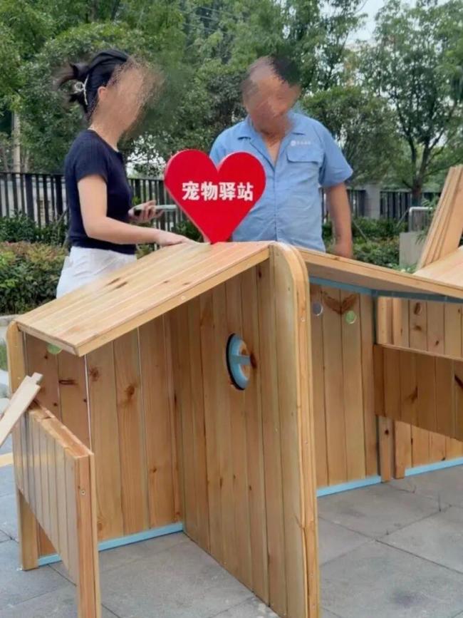 老乡鸡为宠物进店道歉 管理疏忽深感歉意
