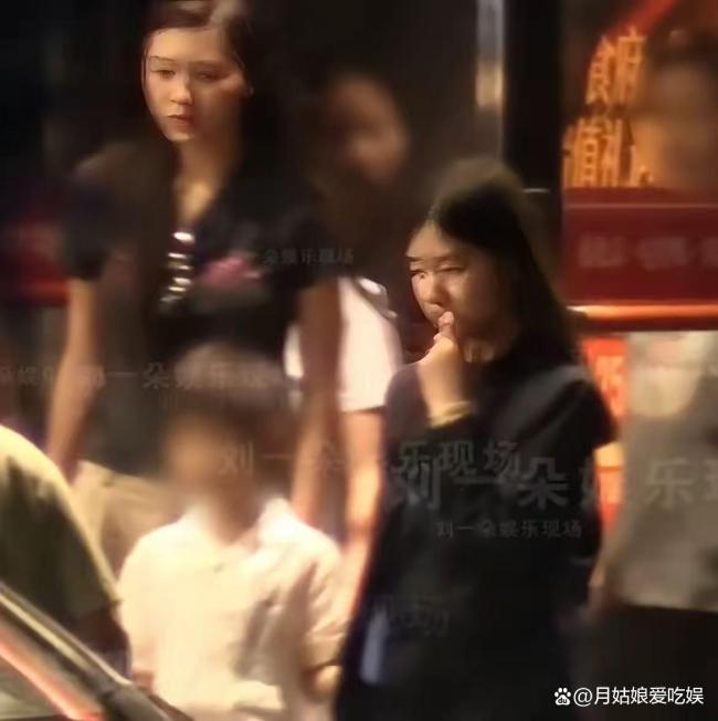 汪峰森林北合体带娃 生活大戏温馨上演