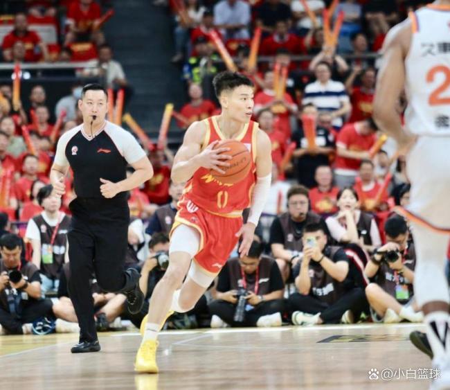 30岁宝岛后卫林秉圣成总决赛奇兵 避免横扫关键角色