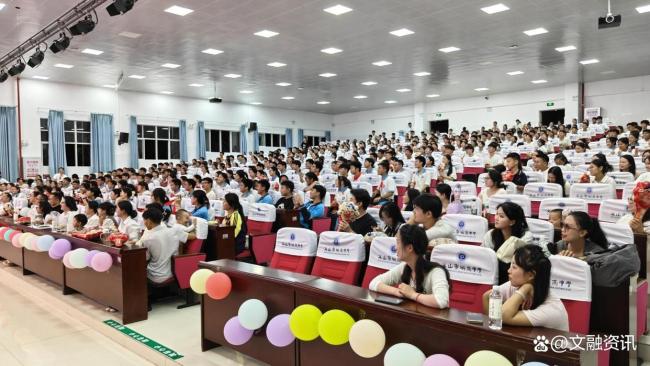 学校设130桌高考加油宴为学子壮行 温情激励助梦飞翔
