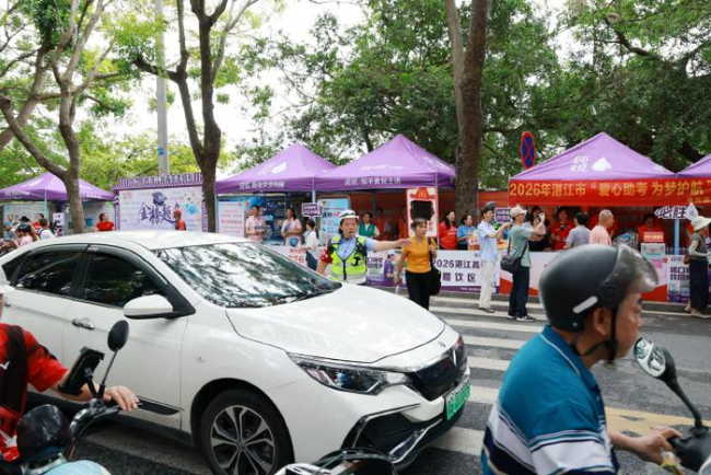 考生被困家中 民警破門護(hù)送赴考 愛心接力助夢(mèng)飛翔