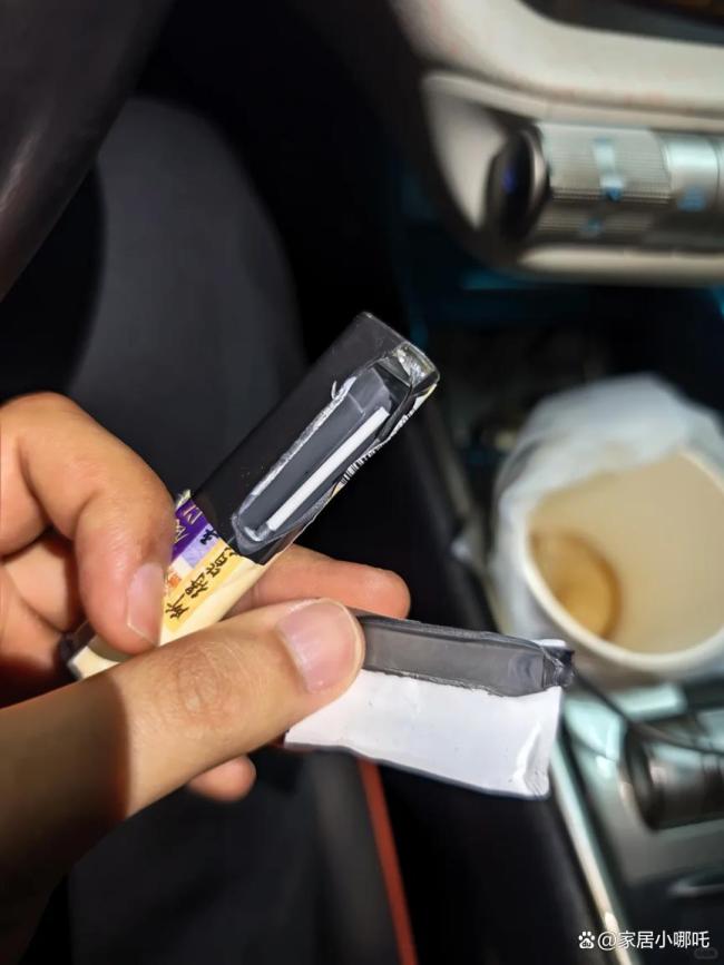 夏天車內(nèi)這幾樣?xùn)|西趕緊扔 高溫下的隱患警告