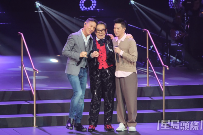 94岁胡枫开演唱会半个娱乐圈都到了 创全球最年长纪录