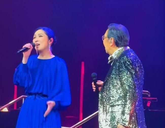 94岁胡枫演唱会开近5小时 刷新吉尼斯纪录_中华网