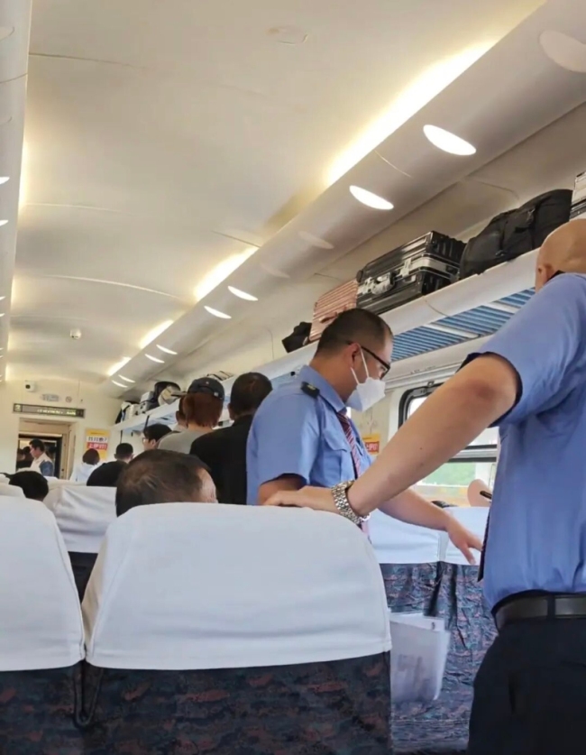 12306就火車折返作回應(yīng) 暴雨影響列車運行
