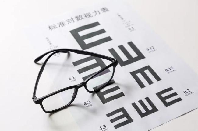 真的不要一睜眼就看手機(jī)了 晨起刷手機(jī)危害大