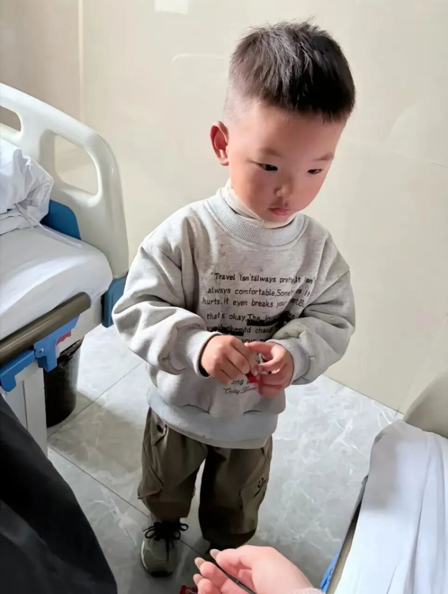 河南开封3岁男孩失踪 家属急寻线索