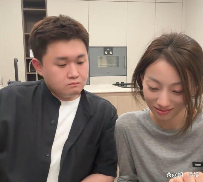 千万网红张百乔与妻子小雪再传婚变 别墅出售引热议