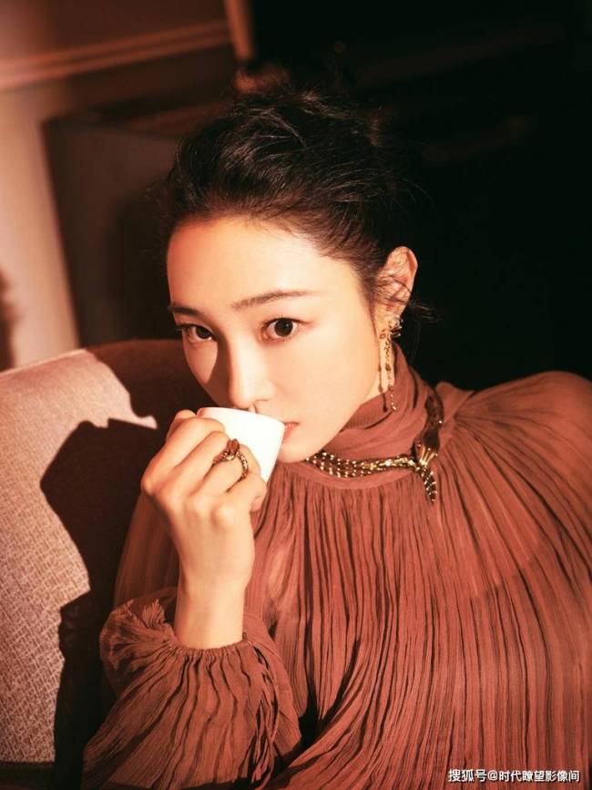 白百何和儿子相处方式好像姐弟 平等育儿引热议