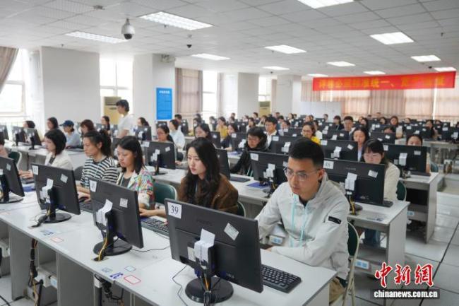 近126万份高考试卷怎样打分