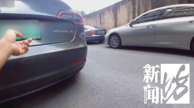 因手机感应未锁车30万现金被盗