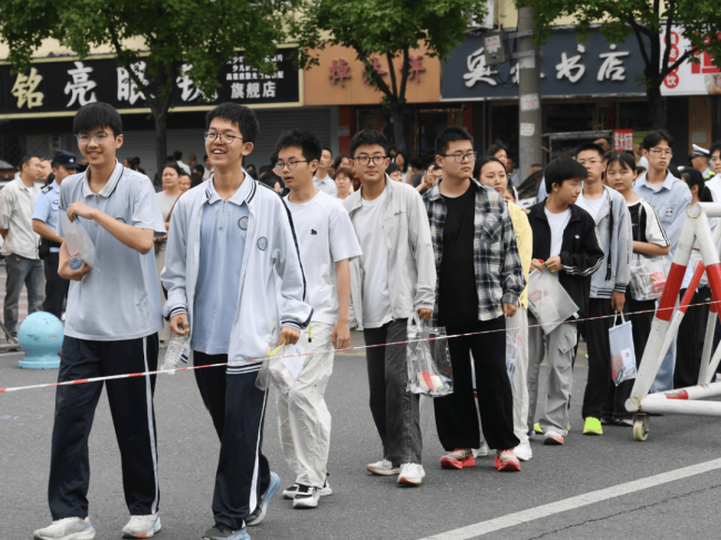 合肥中考：全“城”相伴 温情护航少年梦