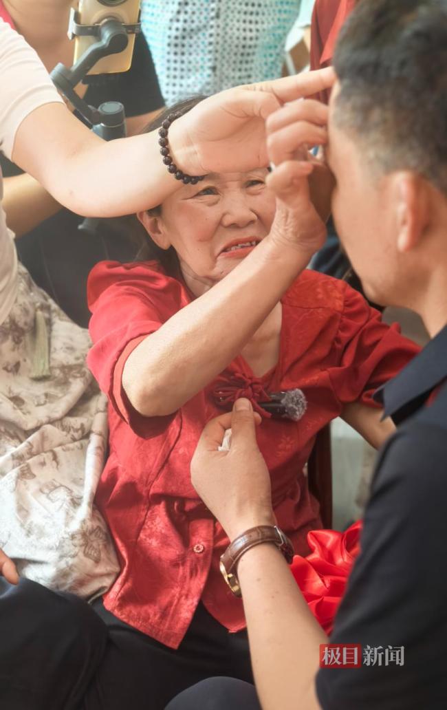 姐姐寻亲成功9年后终于找到弟弟