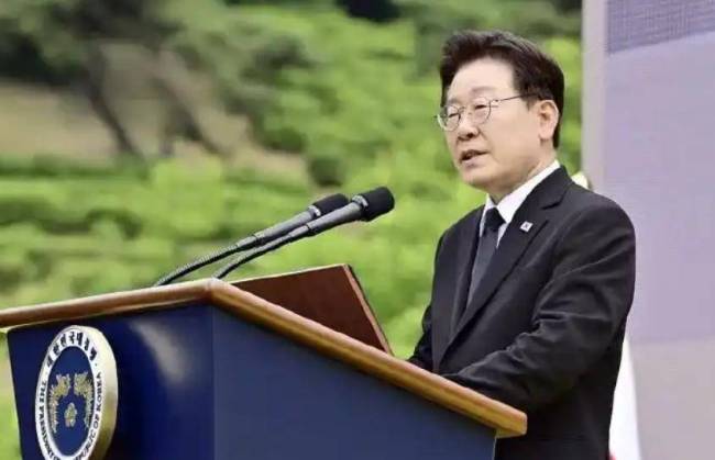 韩国首次公布核潜艇路线图 朝鲜导弹试射回应