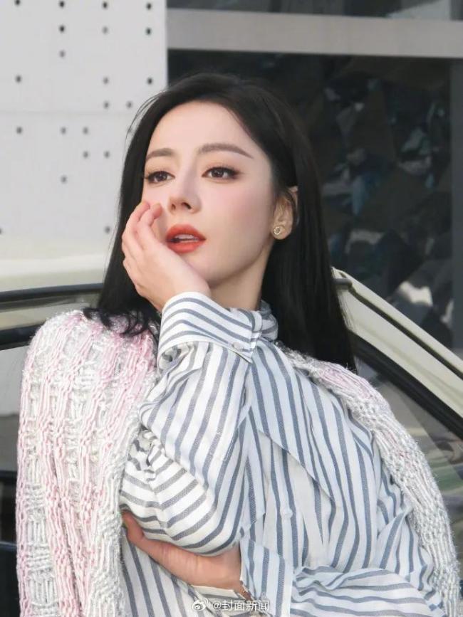 嘉行辟谣迪丽热巴离开 多次否认解约传闻