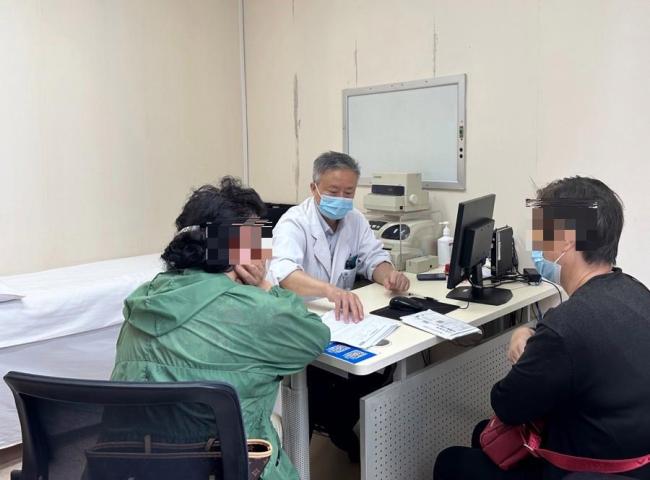 老人吃了一个粽子突发晕厥呕吐