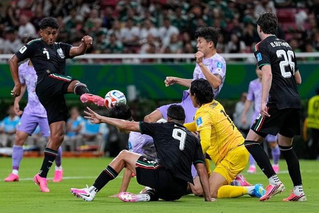 首支出线球队诞生!墨西哥1-0韩国 锁定小组出线