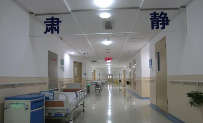 患者走出医院又返回病房后猝死谁担责 出院流程不规范引发责任争议
