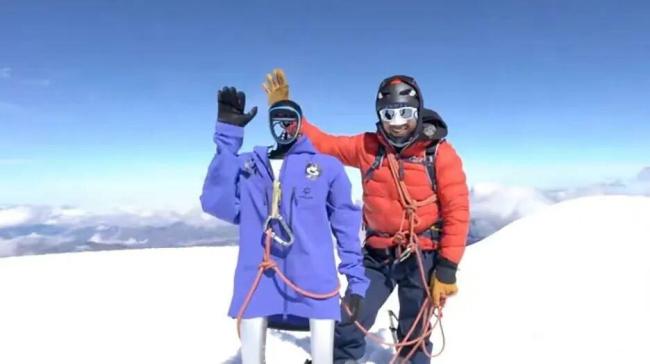 人形机器人首次登顶6200米以上高峰