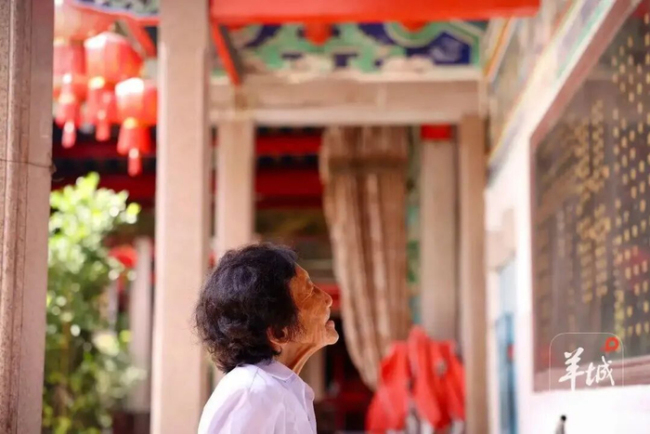 越南华文教师收到家乡“回信” 书香传递乡情