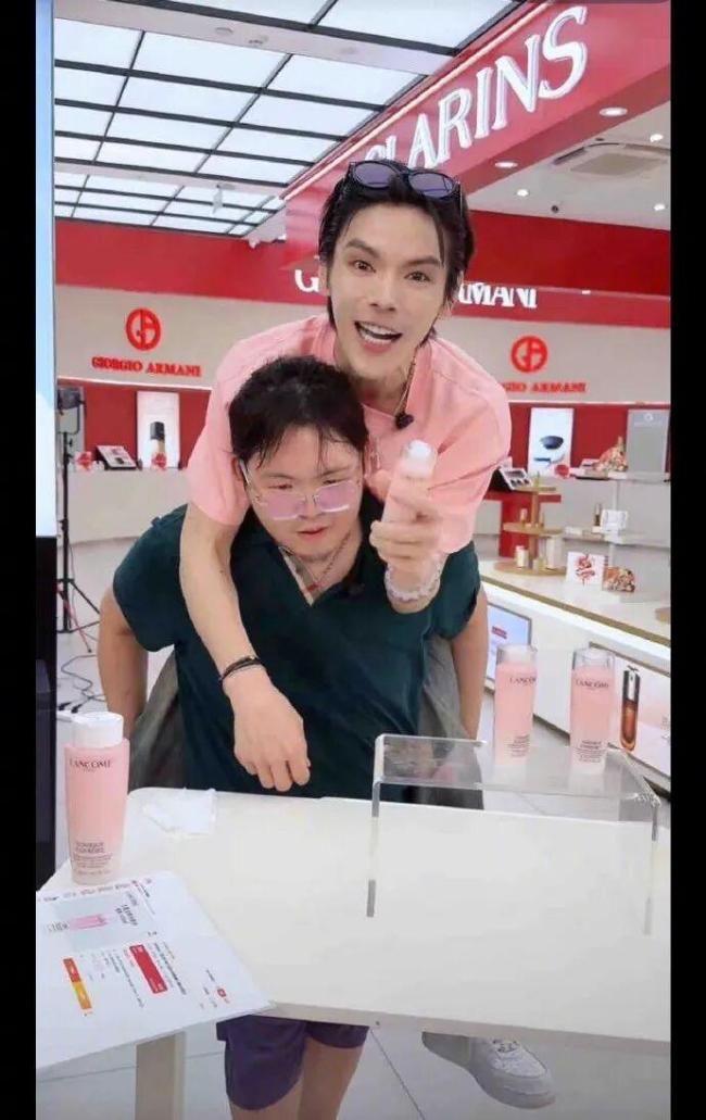 向太空降向佐向佑直播间榜一
