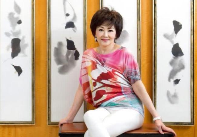 “港剧第一贵妇”苗金凤去世 荧幕经典永存