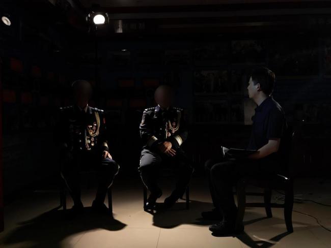 不能公开照片的缉毒警每学期露次面 为孩子撑起一片天