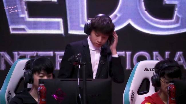 厂长Jiejie再度联手 电竞传奇再续篇章