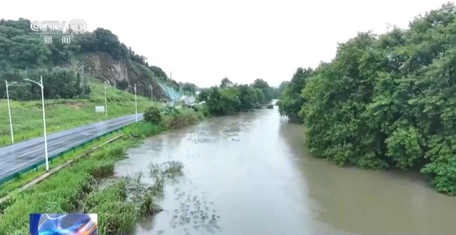 华北地区暑热来袭 长江中下游将迎强降雨