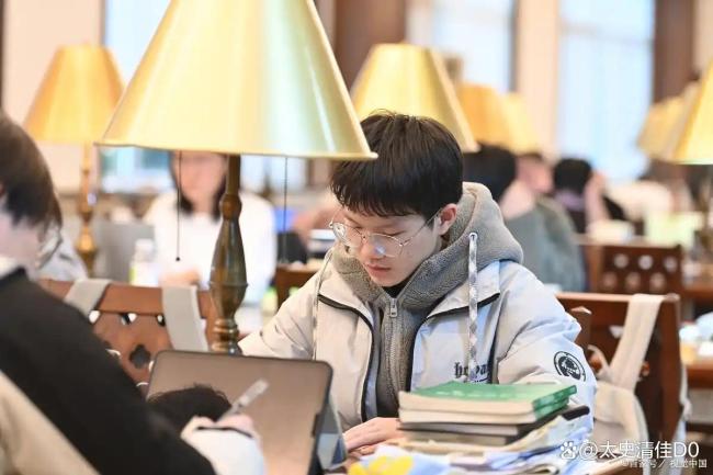 全班30多人是班干部 考出5个隐藏款 选调生竞争背后的隐性条件