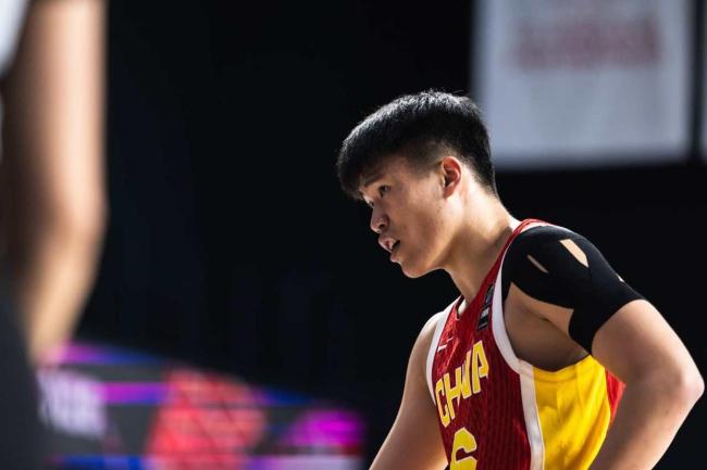 U17男篮世界杯中国男篮取得开门红 张懿赵杰张子一表现出色