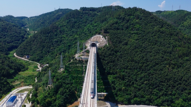 西十高铁列车提供降噪耳塞 舒适旅途新体验