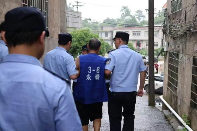 男子杀害一家五口潜逃31年在广西落网 警心不渝终擒凶
