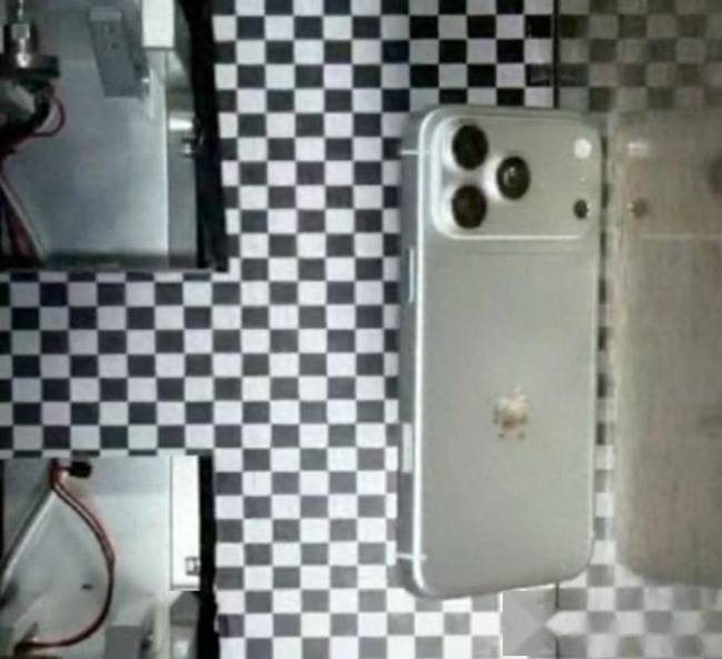 iPhone18ProMax银灰色