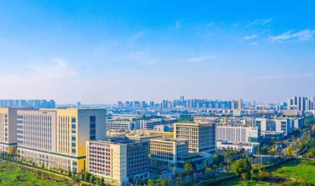 全球首创双抗ADC新药在成都首发上市 开启肿瘤治疗新时代
