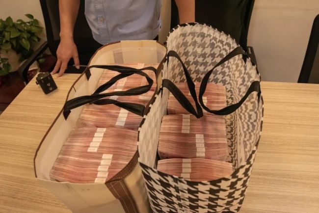 男子伪装“优质男友”诈骗女友 谎言编织的陷阱
