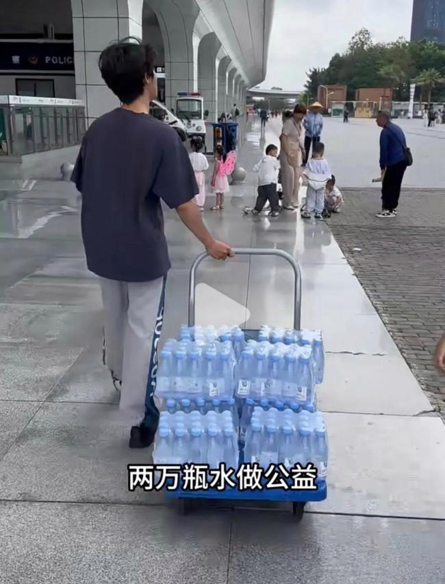 地铁回应助残公益饮水点被薅羊毛 善意遭遇挑战