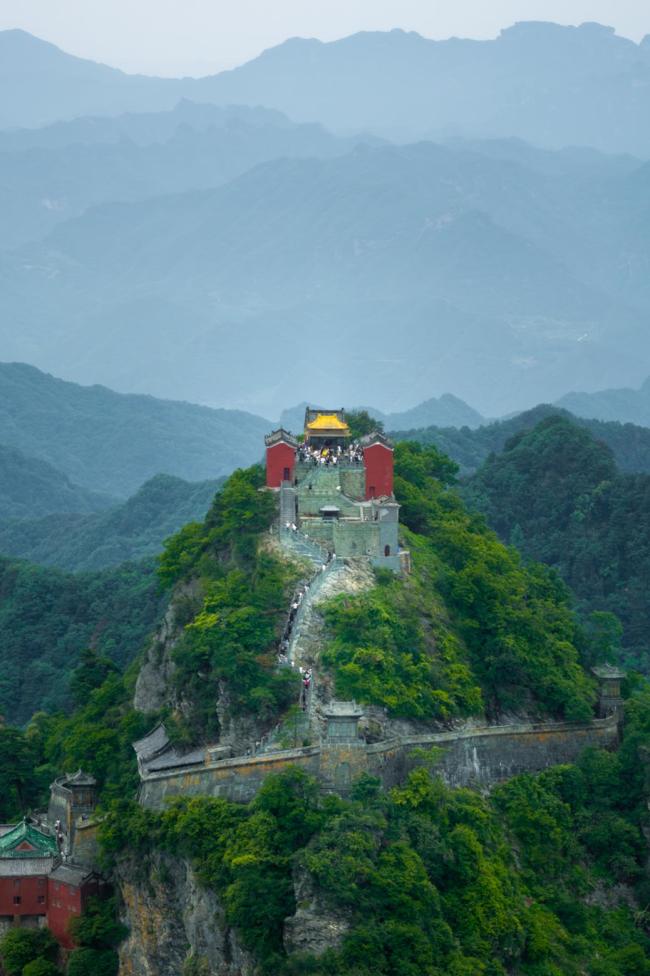 西安：网友计划乘西武高铁去湖北游玩 首发列车畅游秦楚美景