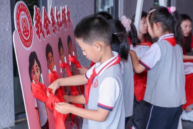 北京小学生期末乐考“重走长征路” 红色教育寓教于乐