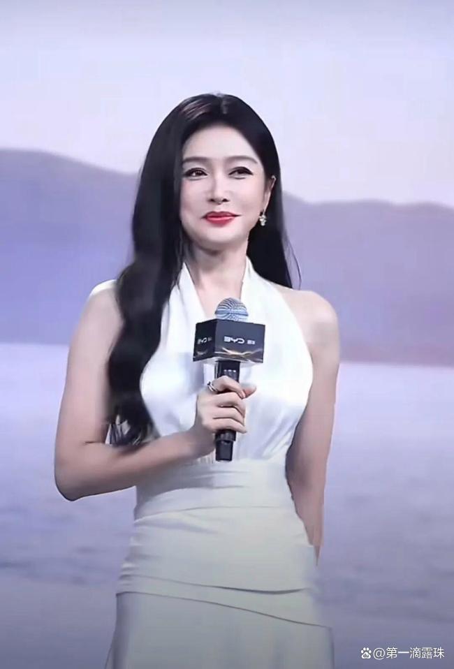 秦岚嗓子恢复了 温柔原声归来