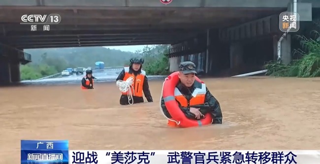广西暴雨致多城严重内涝