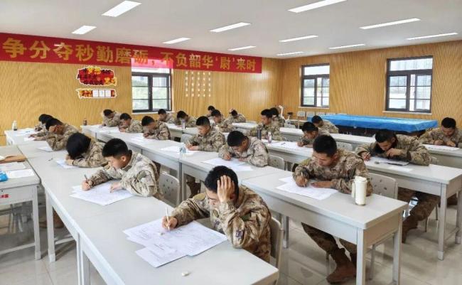 上等兵军考分数位列战区陆军第一名 不懈拼搏终圆梦