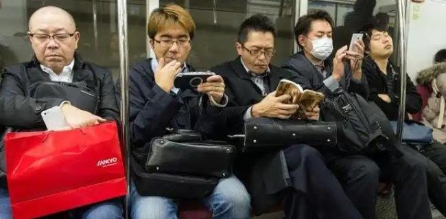 韩国首尔连续35年人口净流出 年轻人追求无限可能