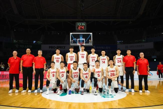 中国男篮半场领先中国台北26分:胡金秋9分 全队10人得分 顺利晋级第二阶段