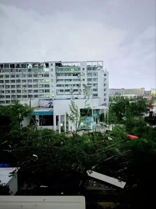 龙卷风灾民:眼看着父母被卷到百米高空 罕见强风致11死
