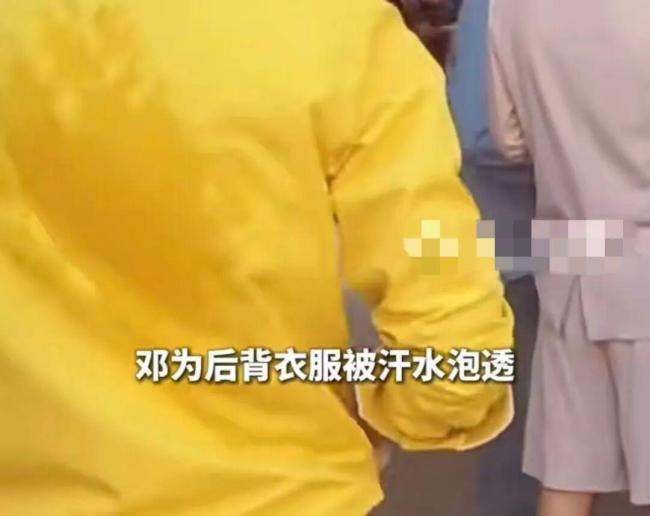 巴黎40℃看秀明星全靠手摇扇子硬扛 高温下的时尚煎熬