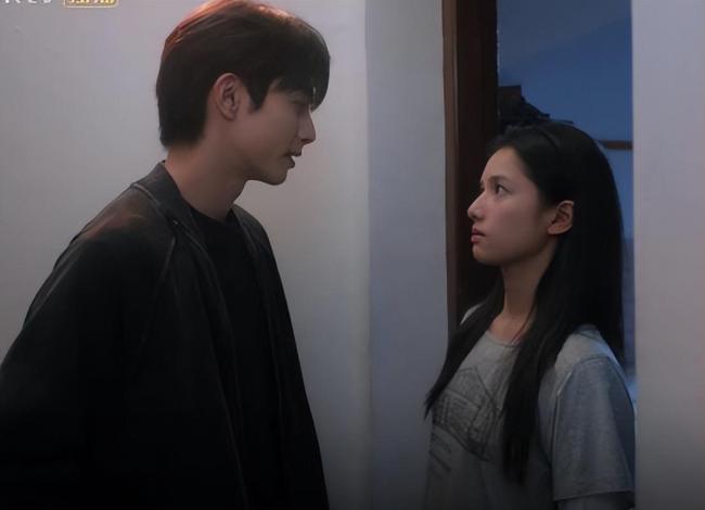 张婧仪演白富美穷学生都有说服力